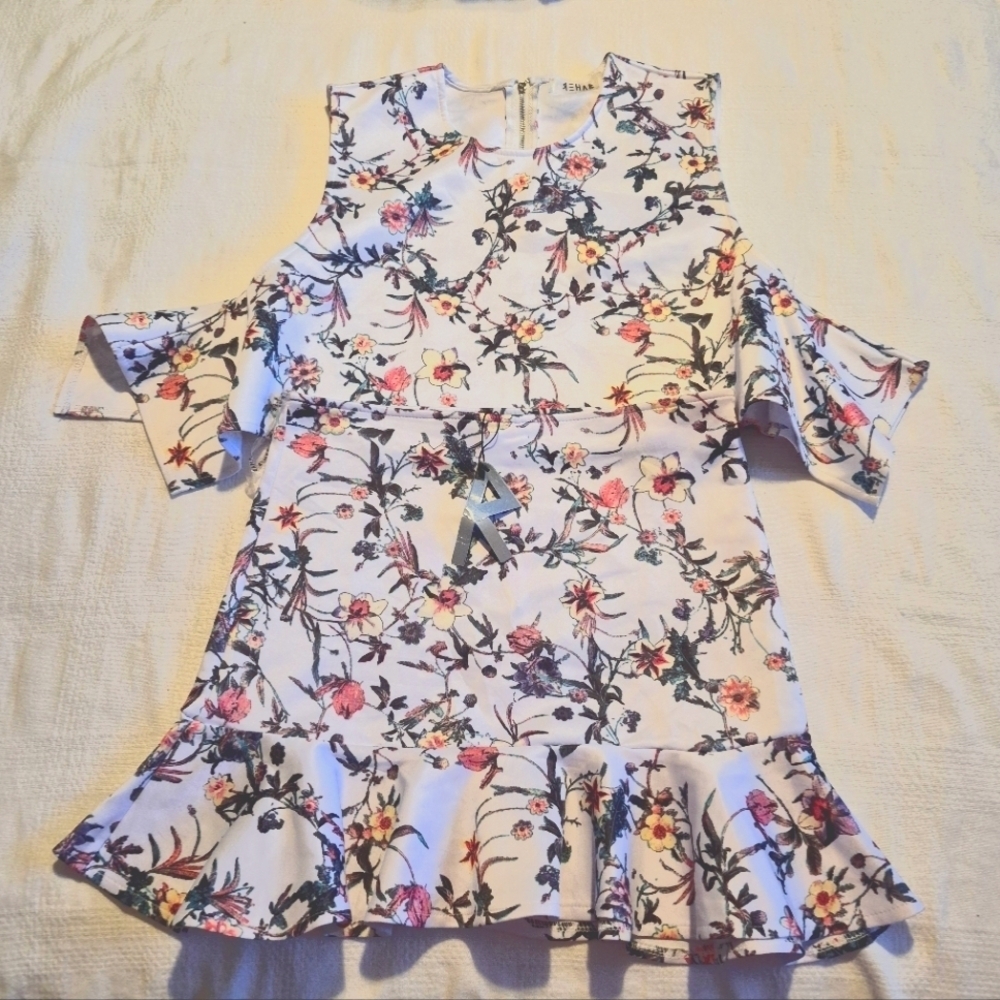 Rehab women's size Medium 2 sleeveless top and matching skirt floral print New